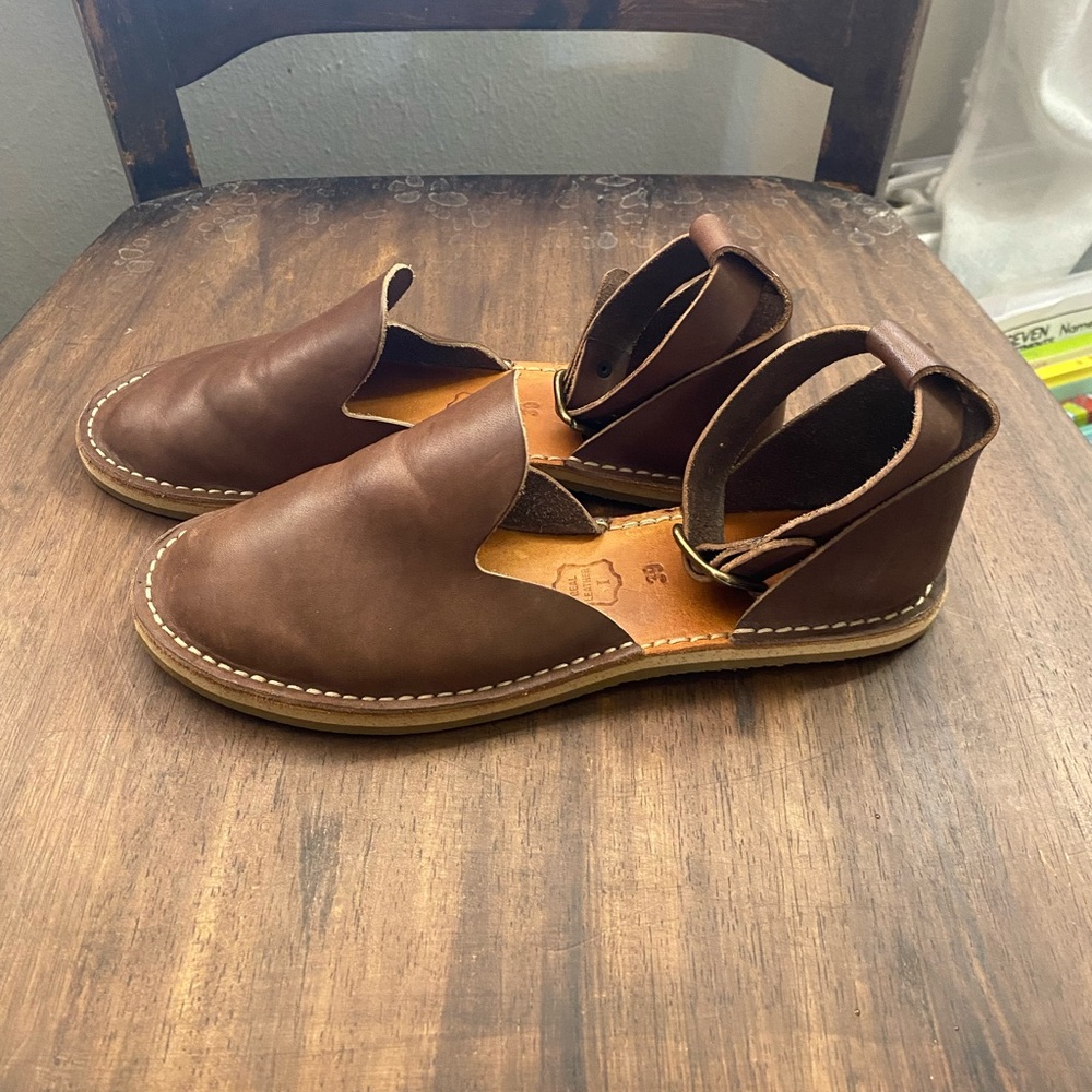 Crupon Barefoot Sandal